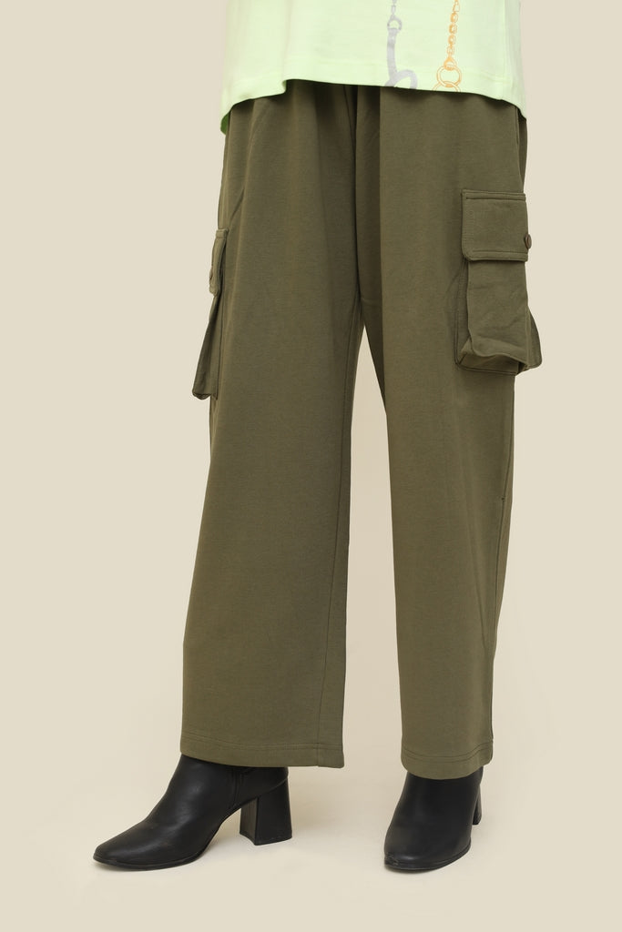 Essential Cargo Travels Tea Leaf - Elevated Comfort in Motion Premium Travel Essentials