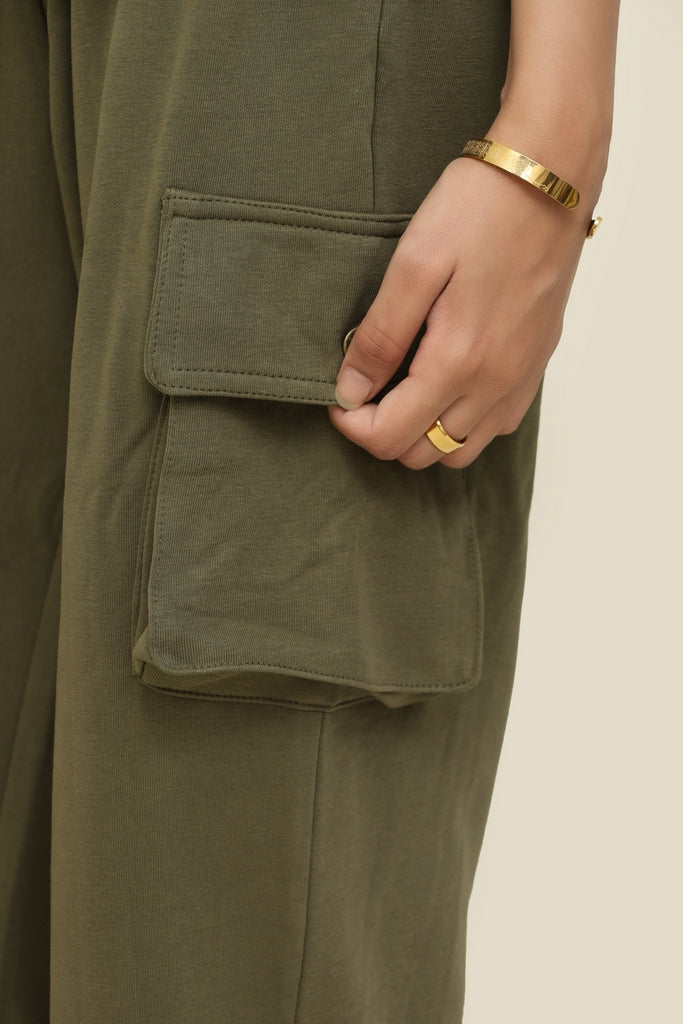 Essential Cargo Travels Tea Leaf - Elevated Comfort in Motion Premium Travel Essentials