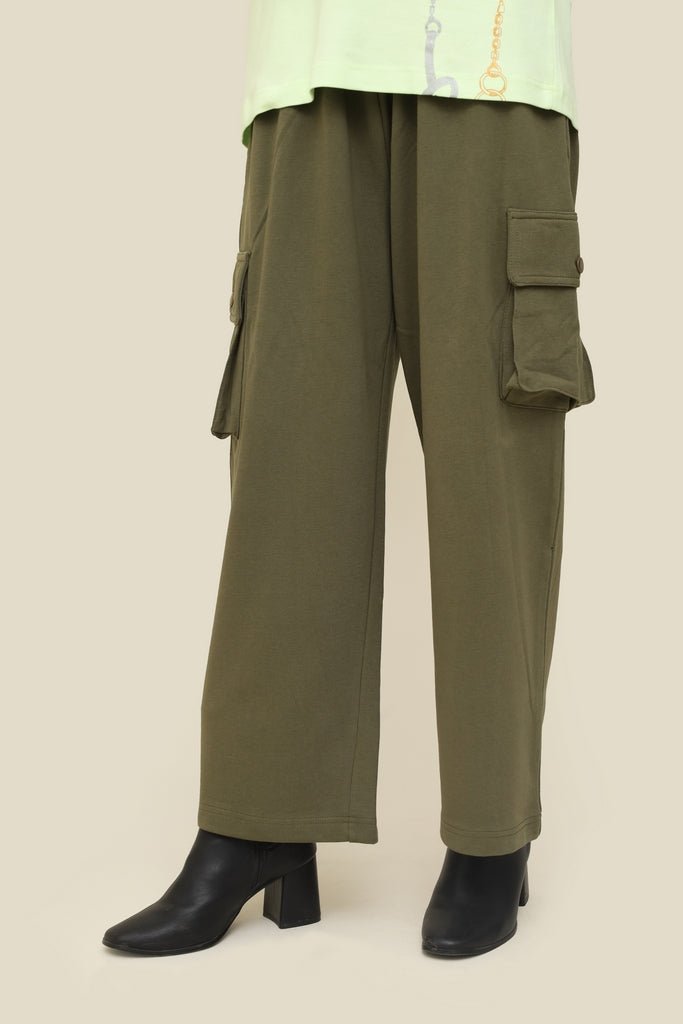 Essential Cargo Travels Tea Leaf - Elevated Comfort in Motion Premium Travel Essentials - Sa'adut